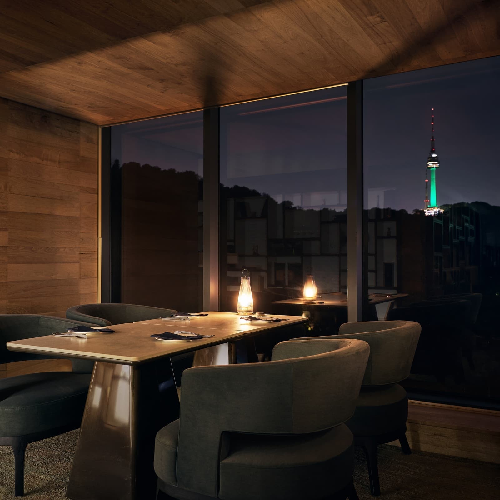 BTKRSE-Restaurant-Detail-Moon-Bar