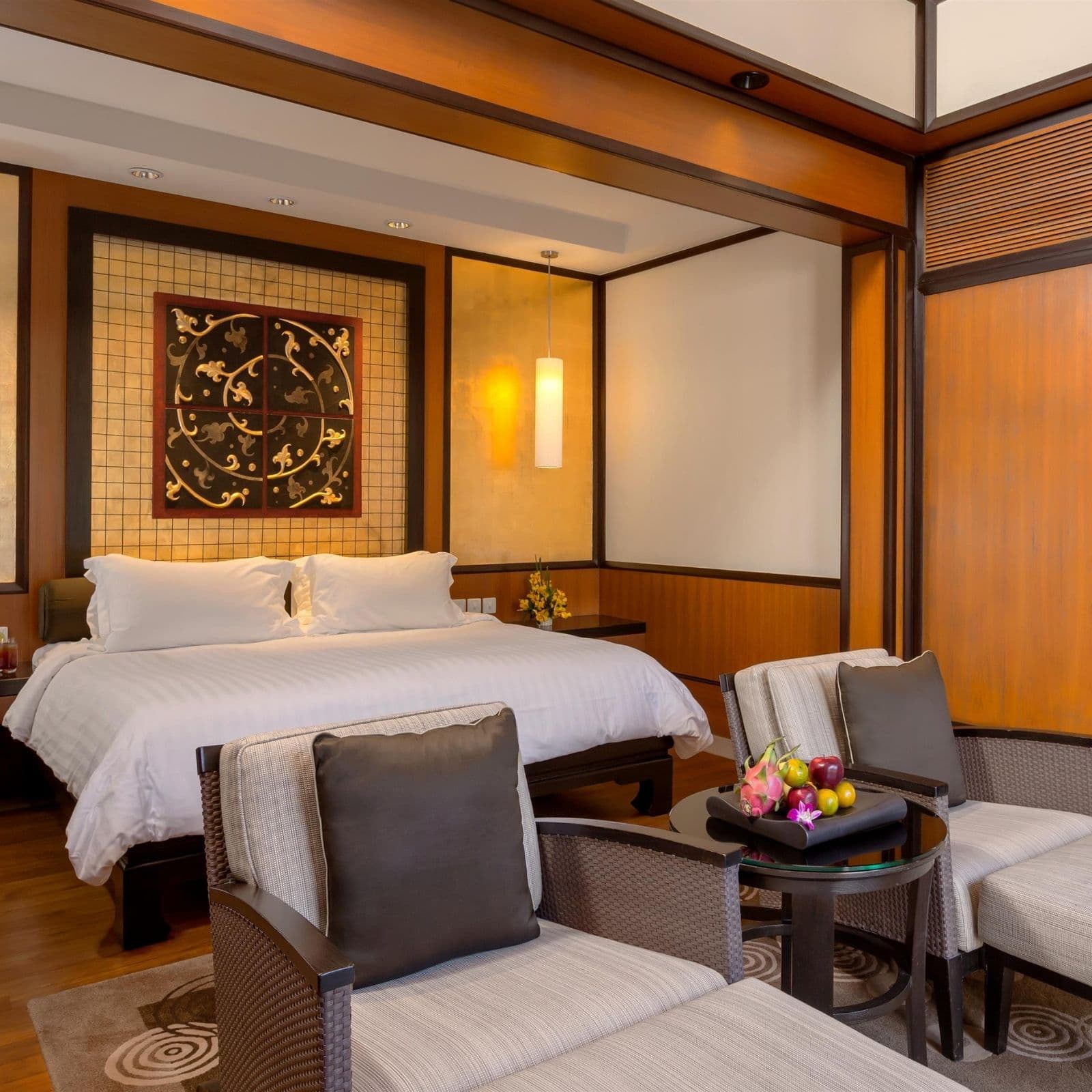 Room-Grand-Two-Bedroom-MasterBedroom.jpg