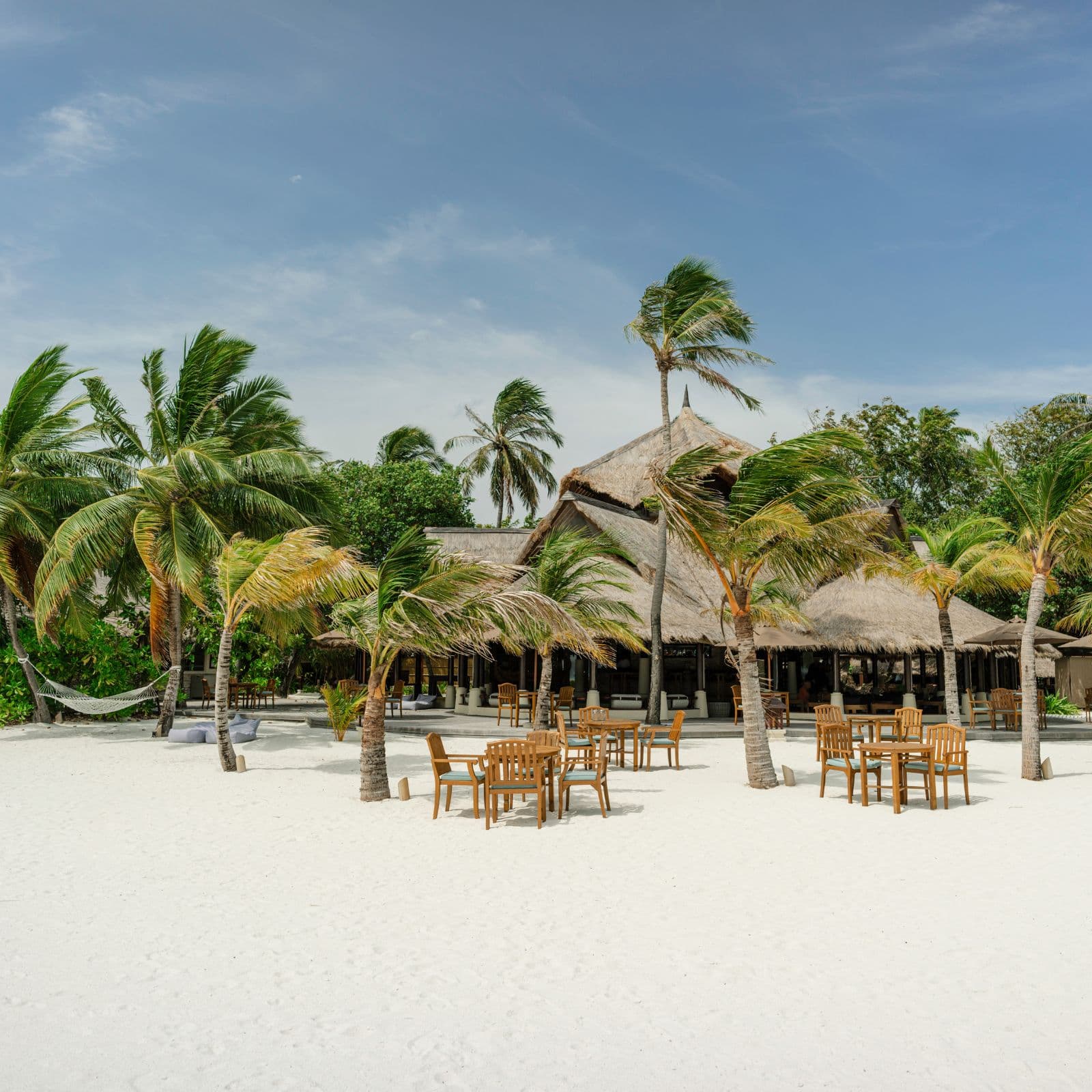 banyan-tree-vabbinfaru-naiboli-bar.jpg