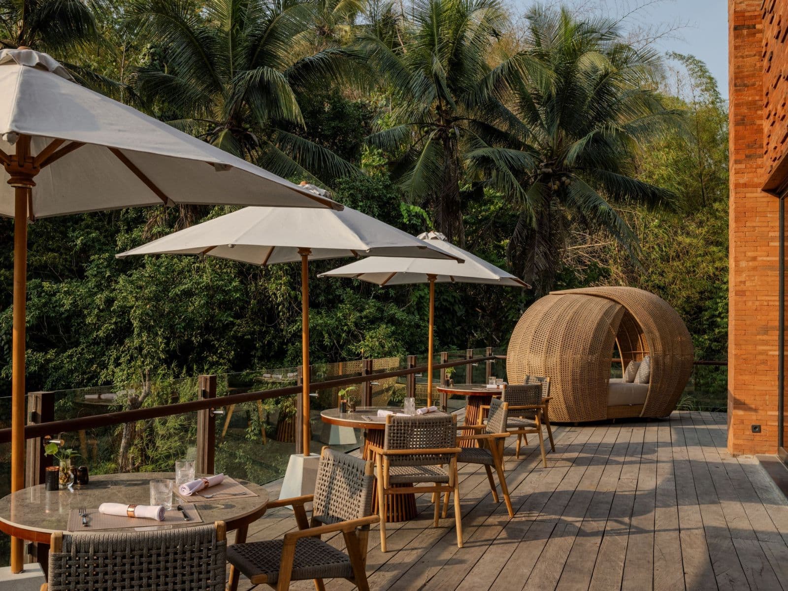 refresh-all-day-dining-2